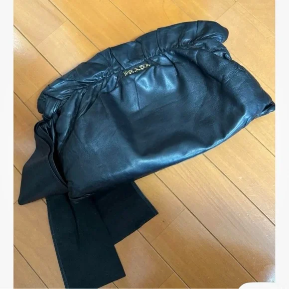PRADA Bow Zip Clutch Bag Leather Black Nappa Antique - Picture 4 of 11